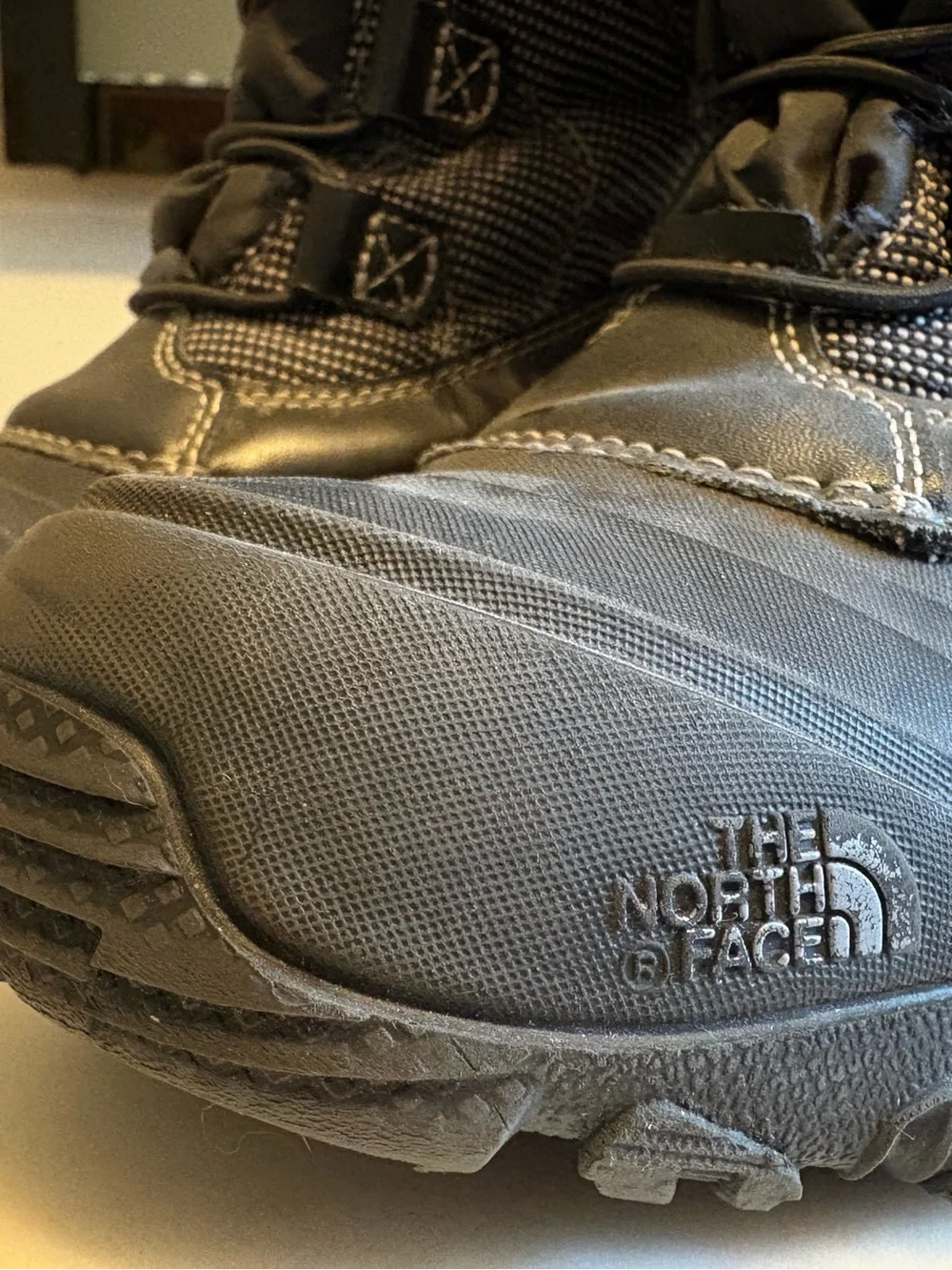 Size 3 The North Face Alpenglow IV